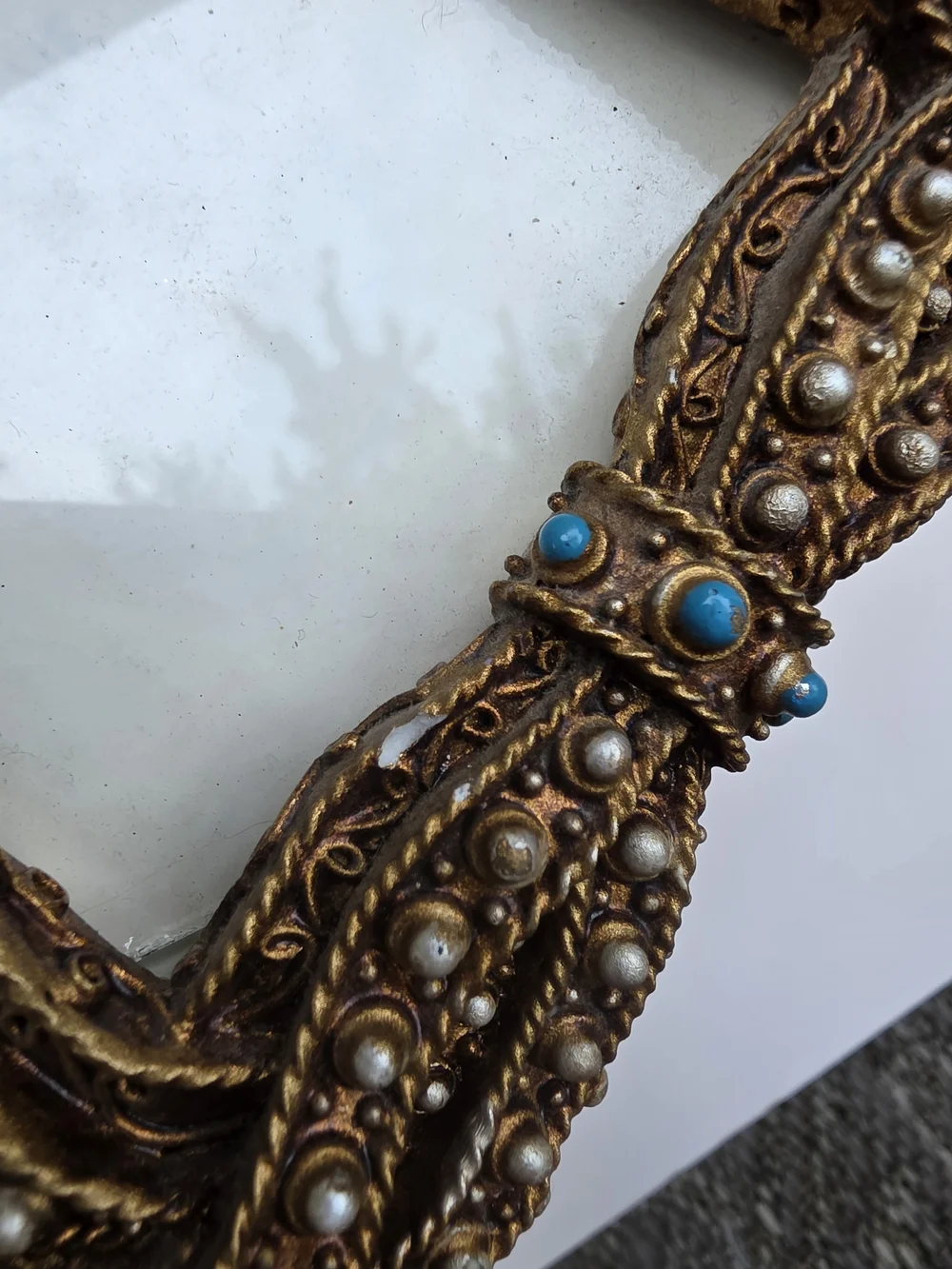 GANZ decorative tabletop